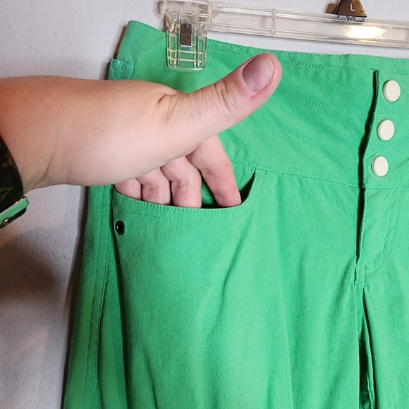 Lululemon green Betty Crop Pants.  Size 4. Vintage retro y2k. - Picture 12 of 16